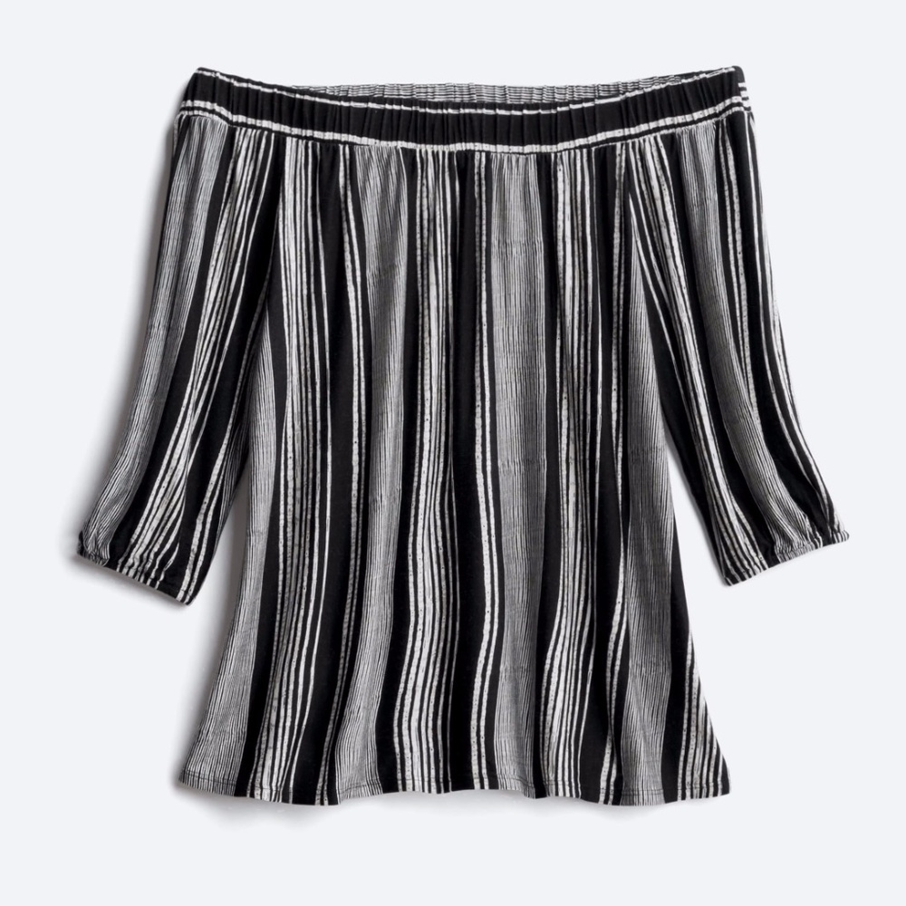 Loveappella b/w off-the-shoulder kit top, Size M